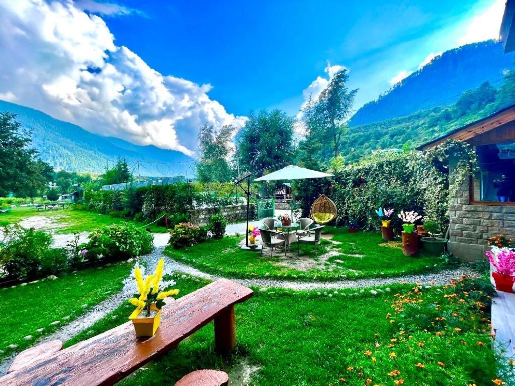 Himalayan Fort Resort, Manali - ! Riverside Property !! Big Lawn With Bonfire !! Best Selling !! Scenic River & Mountais View !! Big Parking !! Luxury Balcony Rooms !! Playing Zone !! Property Of The Year ! M 98160-43600 Eksteriør bilde