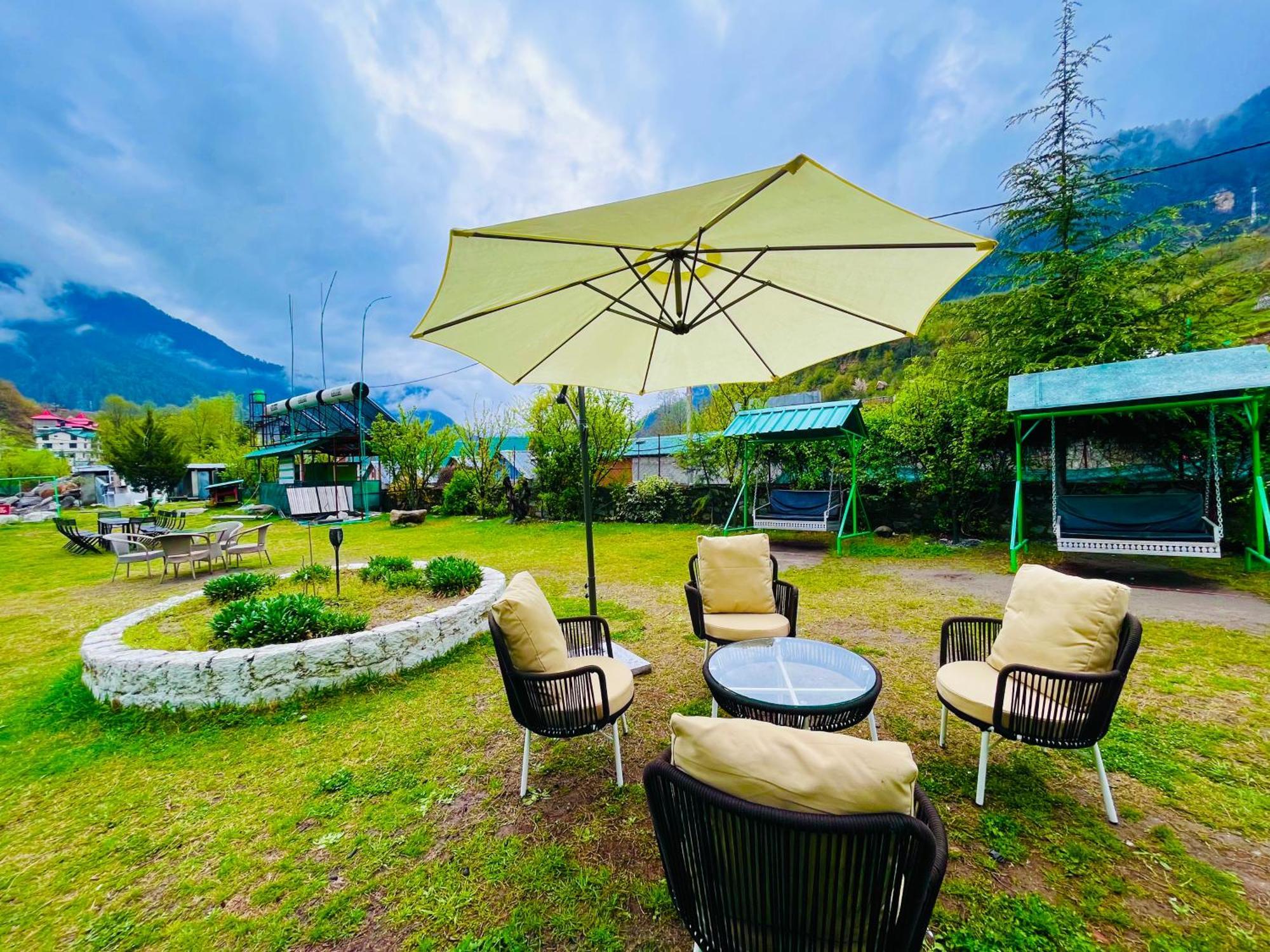 Himalayan Fort Resort, Manali - ! Riverside Property !! Big Lawn With Bonfire !! Best Selling !! Scenic River & Mountais View !! Big Parking !! Luxury Balcony Rooms !! Playing Zone !! Property Of The Year ! M 98160-43600 Eksteriør bilde