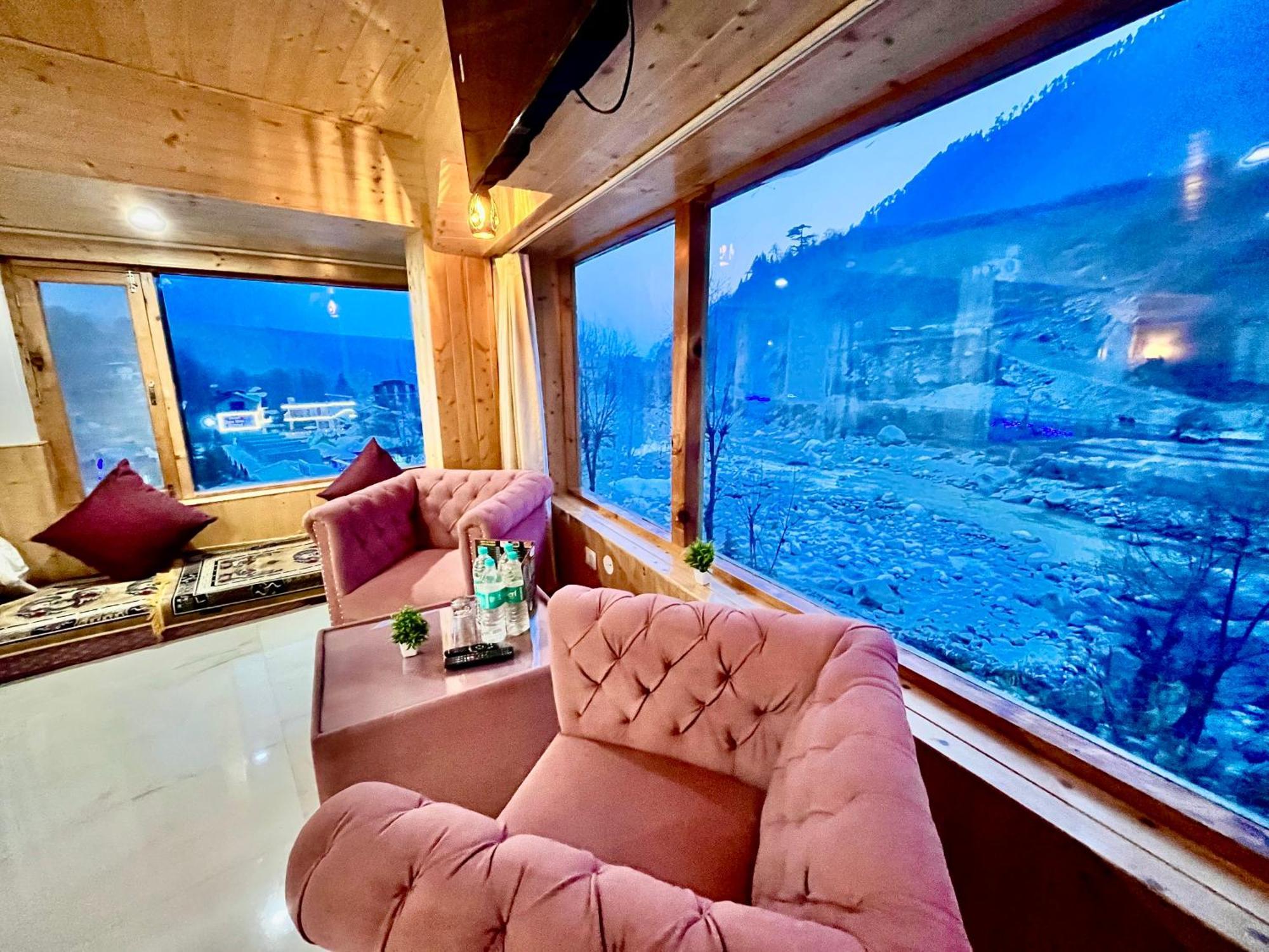 Himalayan Fort Resort, Manali - ! Riverside Property !! Big Lawn With Bonfire !! Best Selling !! Scenic River & Mountais View !! Big Parking !! Luxury Balcony Rooms !! Playing Zone !! Property Of The Year ! M 98160-43600 Eksteriør bilde