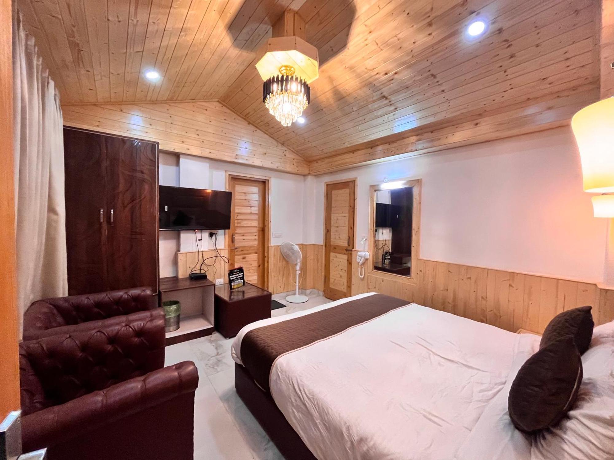 Himalayan Fort Resort, Manali - ! Riverside Property !! Big Lawn With Bonfire !! Best Selling !! Scenic River & Mountais View !! Big Parking !! Luxury Balcony Rooms !! Playing Zone !! Property Of The Year ! M 98160-43600 Eksteriør bilde
