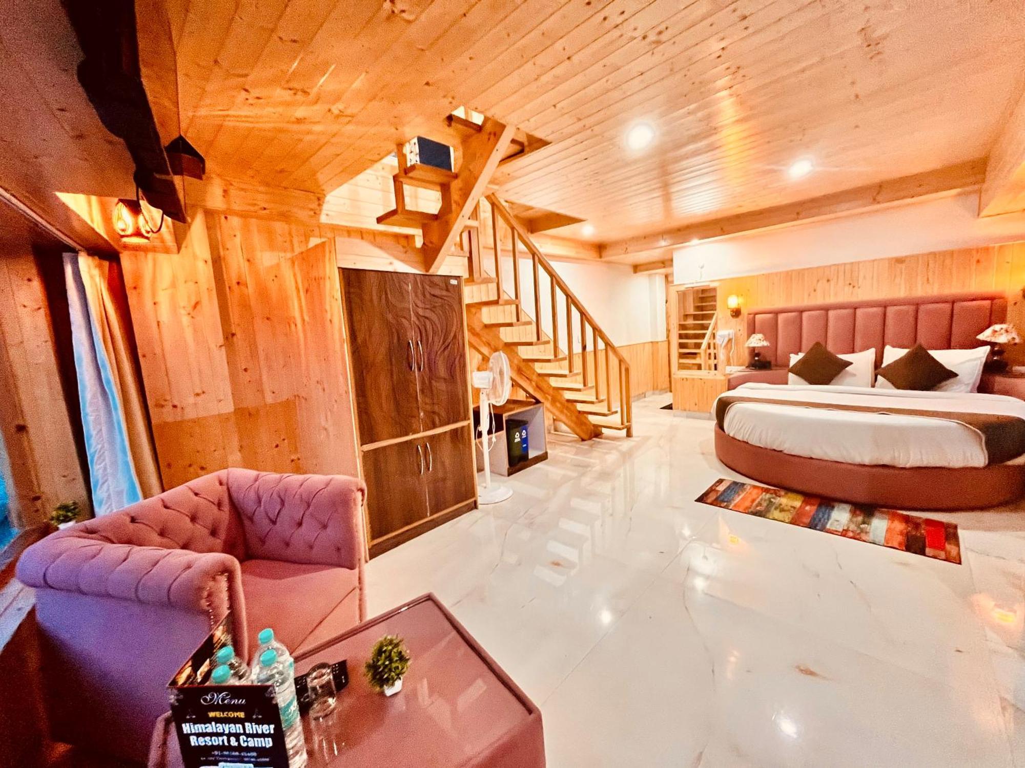 Himalayan Fort Resort, Manali - ! Riverside Property !! Big Lawn With Bonfire !! Best Selling !! Scenic River & Mountais View !! Big Parking !! Luxury Balcony Rooms !! Playing Zone !! Property Of The Year ! M 98160-43600 Eksteriør bilde